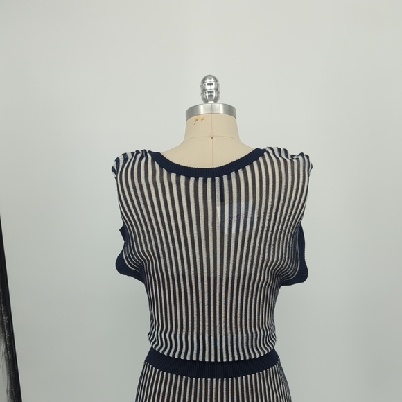 01583 BCBGMaxazria Striped Knit Dress Blue White Size Medium preppy retro summer - Picture 4 of 8